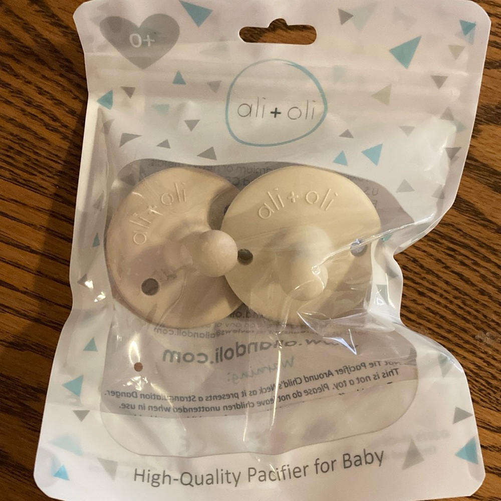 Ali + Oli baby high quality pacifier 2pack